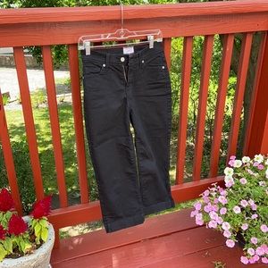 Levi’s Perfectly Slimming 512 Capri